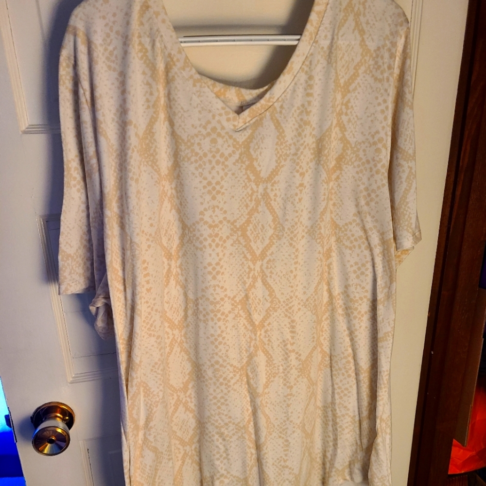 Lularoe top